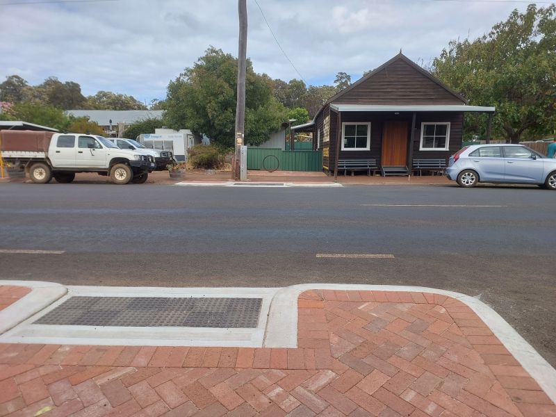 Pedestrian crossing on Bussell Hwy